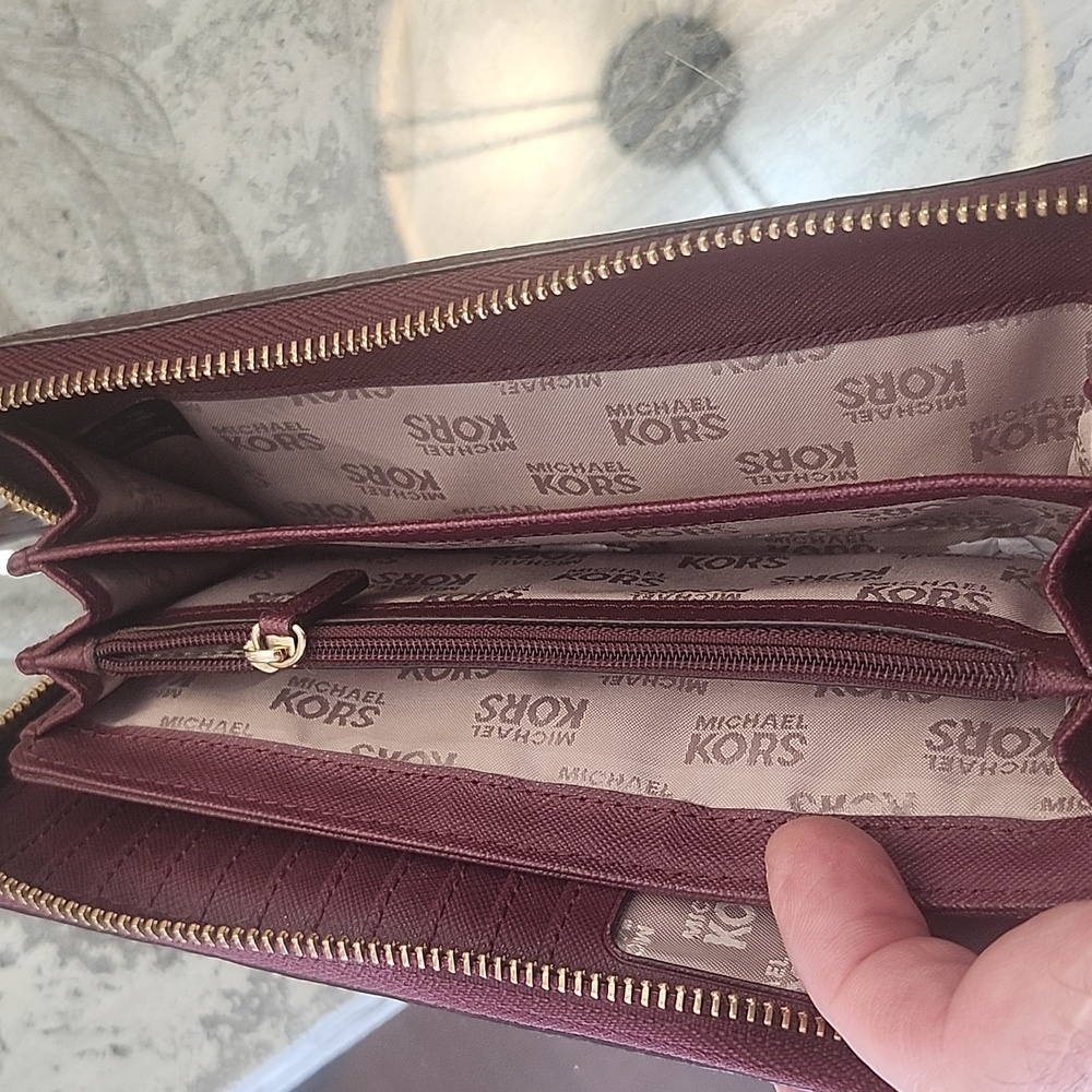 Michael Kors Burgundy Leather Large Zip Around Wallet Wristlet - Picture 4 of 15